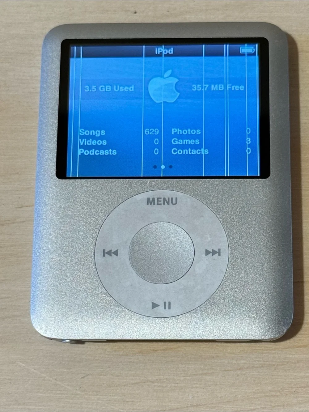 iPod Nano A1236 4GB Silver Tested Battery 8-10Hr w/Charg-629Songs Read Info Blw!
